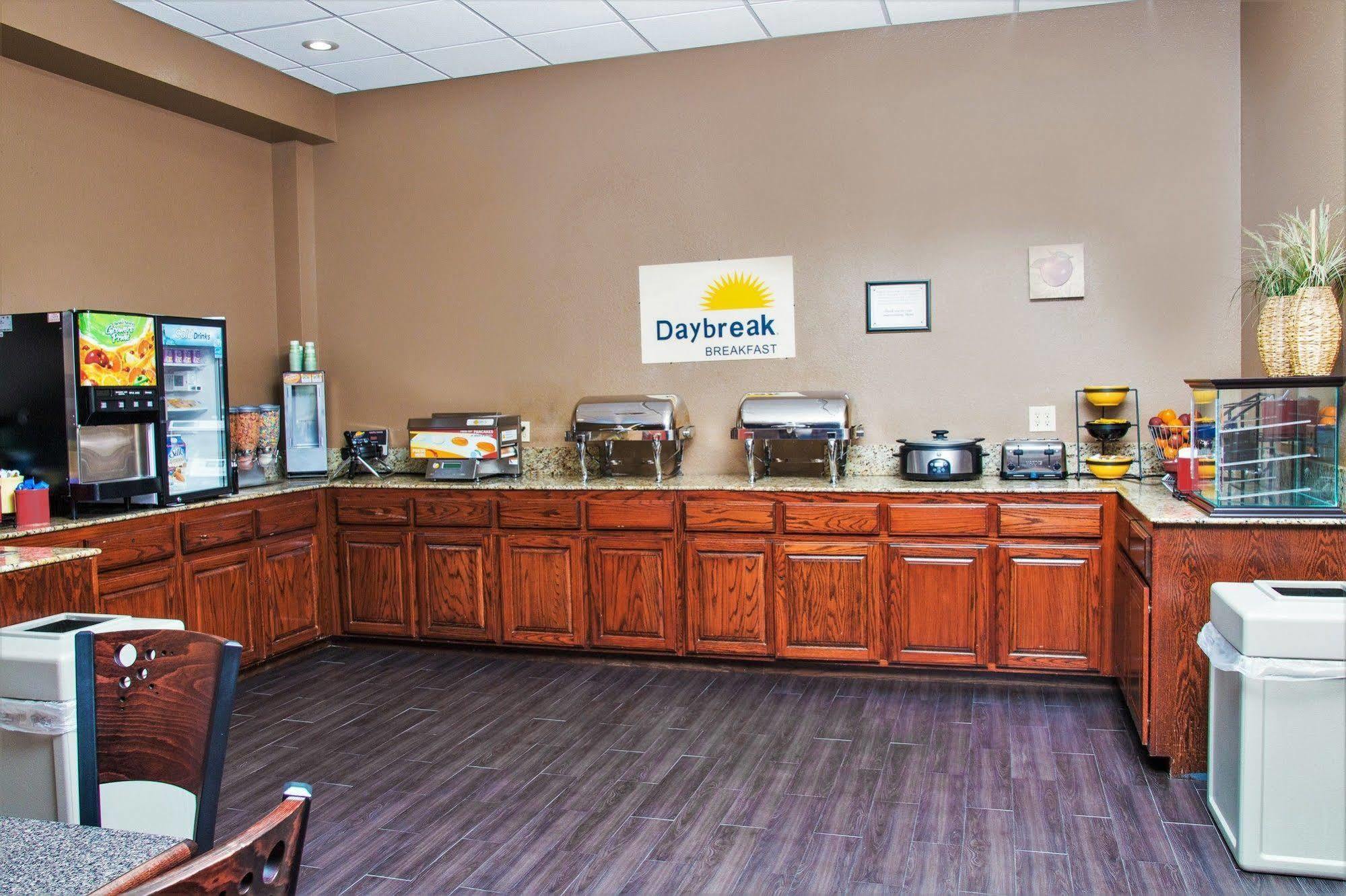 Days Inn By Wyndham Джоплин Экстерьер фото